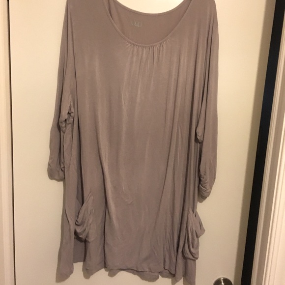 LOGO tunic length knit top